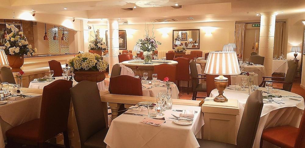 Parkway Hotel & Spa Cwmbran Esterno foto