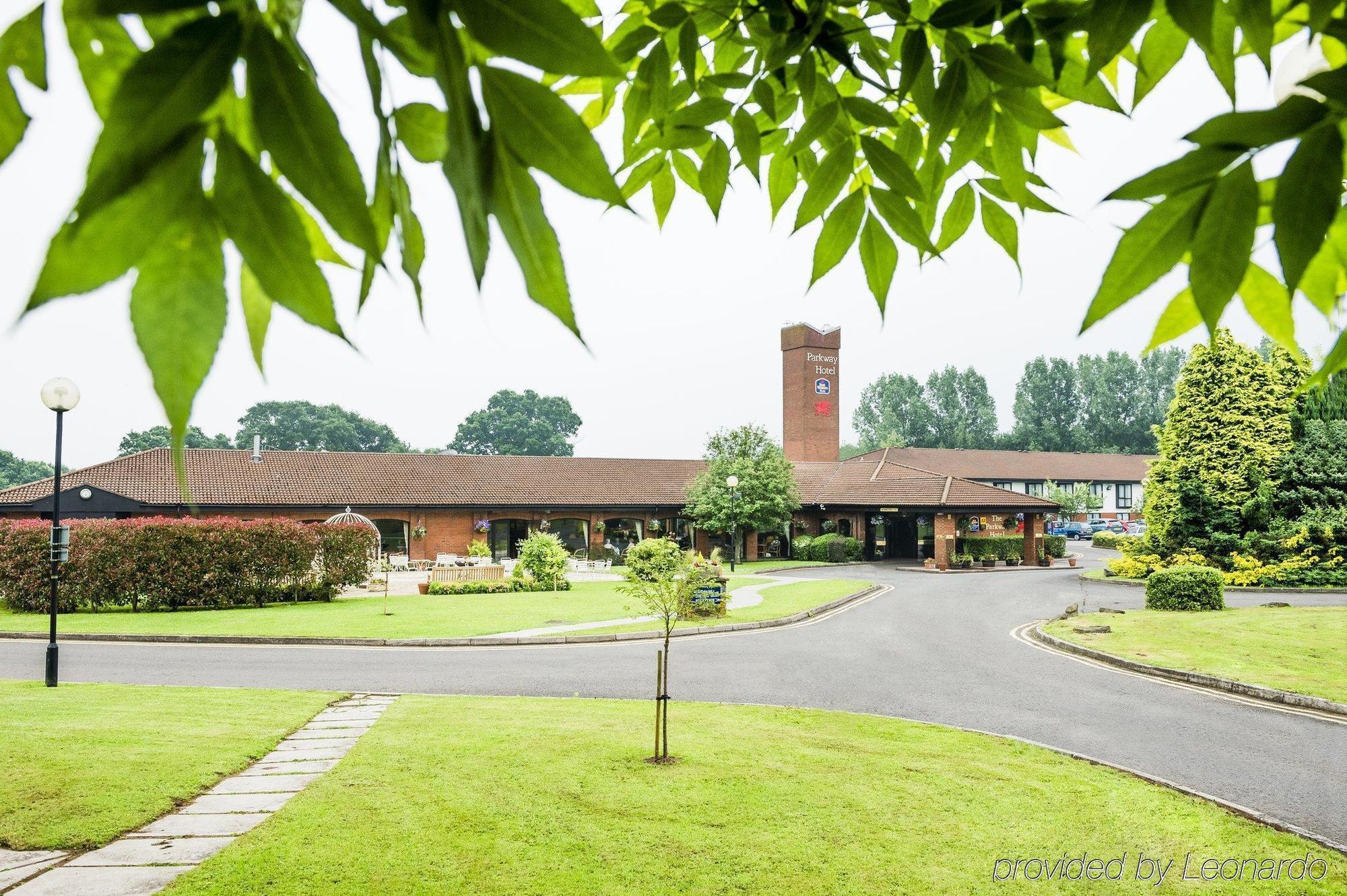 Parkway Hotel & Spa Cwmbran Esterno foto