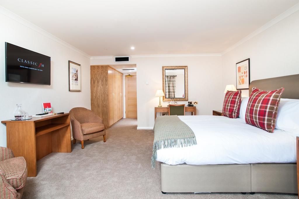 Parkway Hotel & Spa Cwmbran Esterno foto