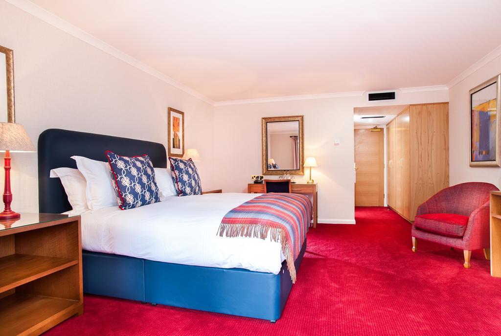 Parkway Hotel & Spa Cwmbran Esterno foto