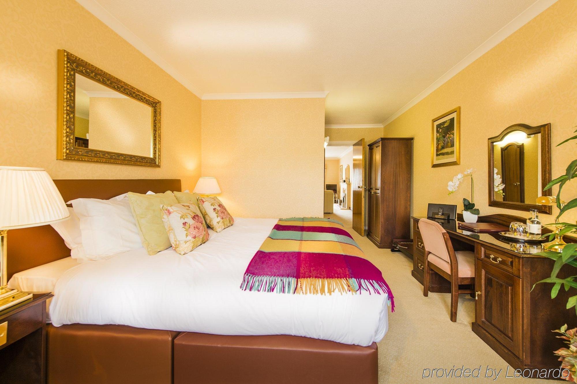 Parkway Hotel & Spa Cwmbran Esterno foto