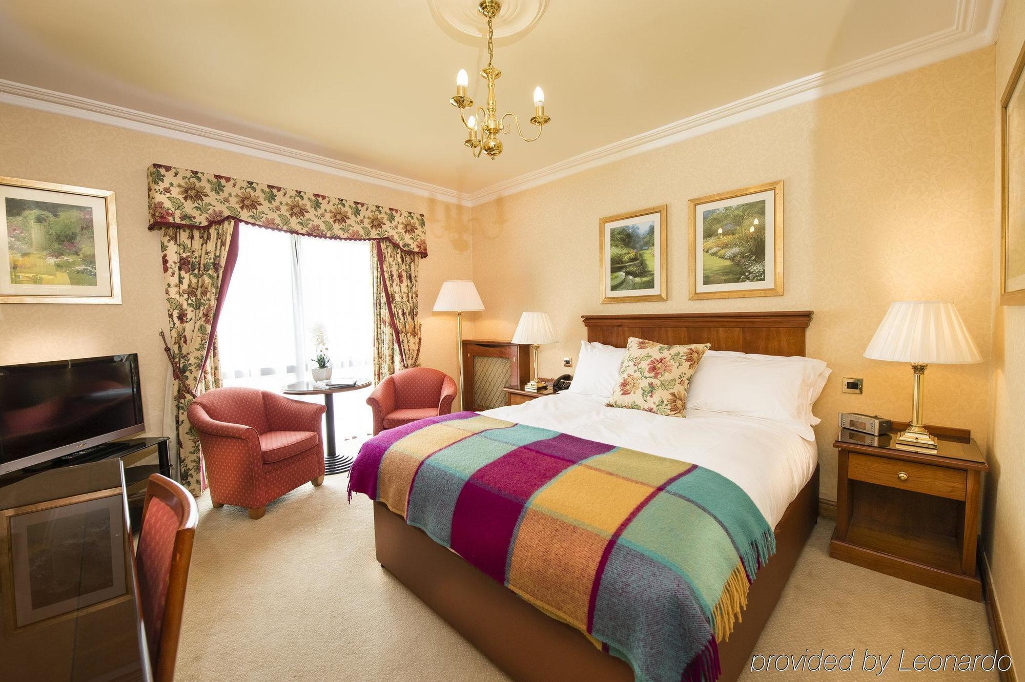 Parkway Hotel & Spa Cwmbran Esterno foto