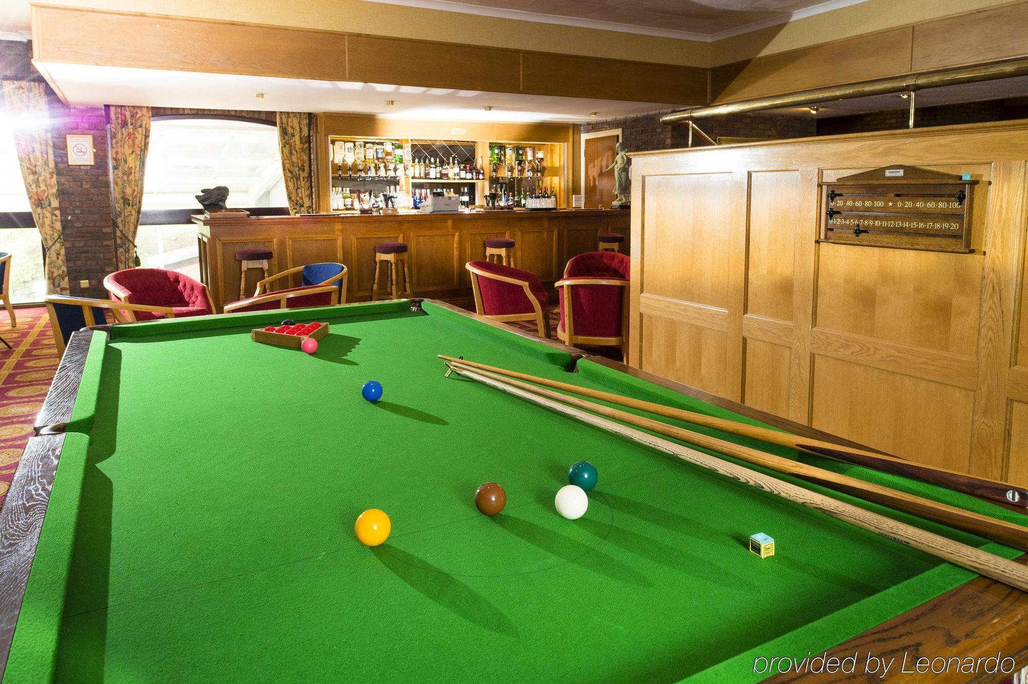 Parkway Hotel & Spa Cwmbran Esterno foto