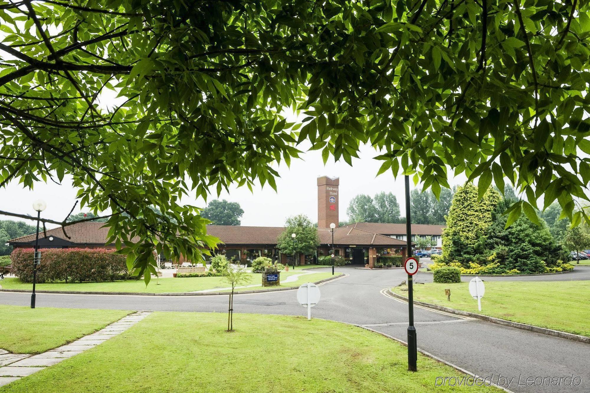 Parkway Hotel & Spa Cwmbran Esterno foto