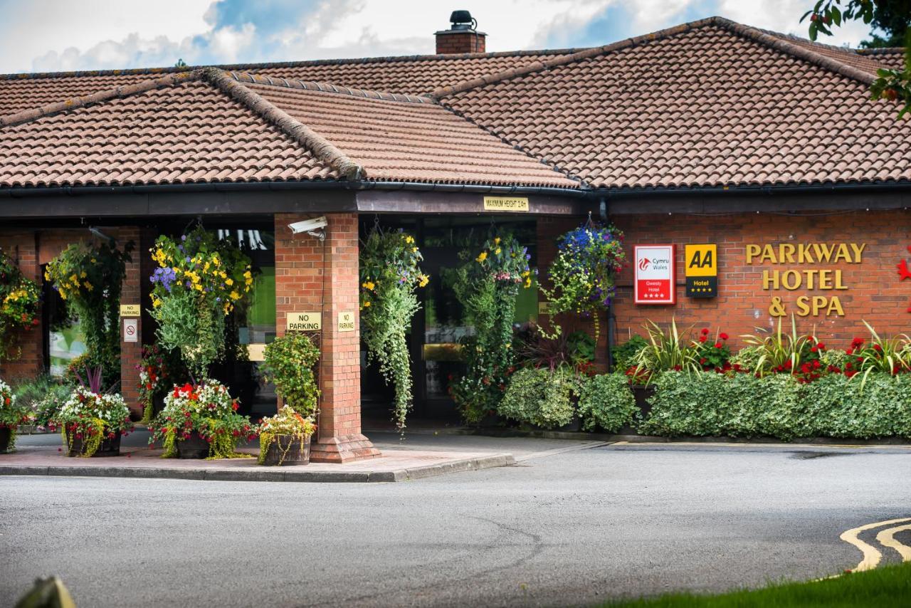 Parkway Hotel & Spa Cwmbran Esterno foto