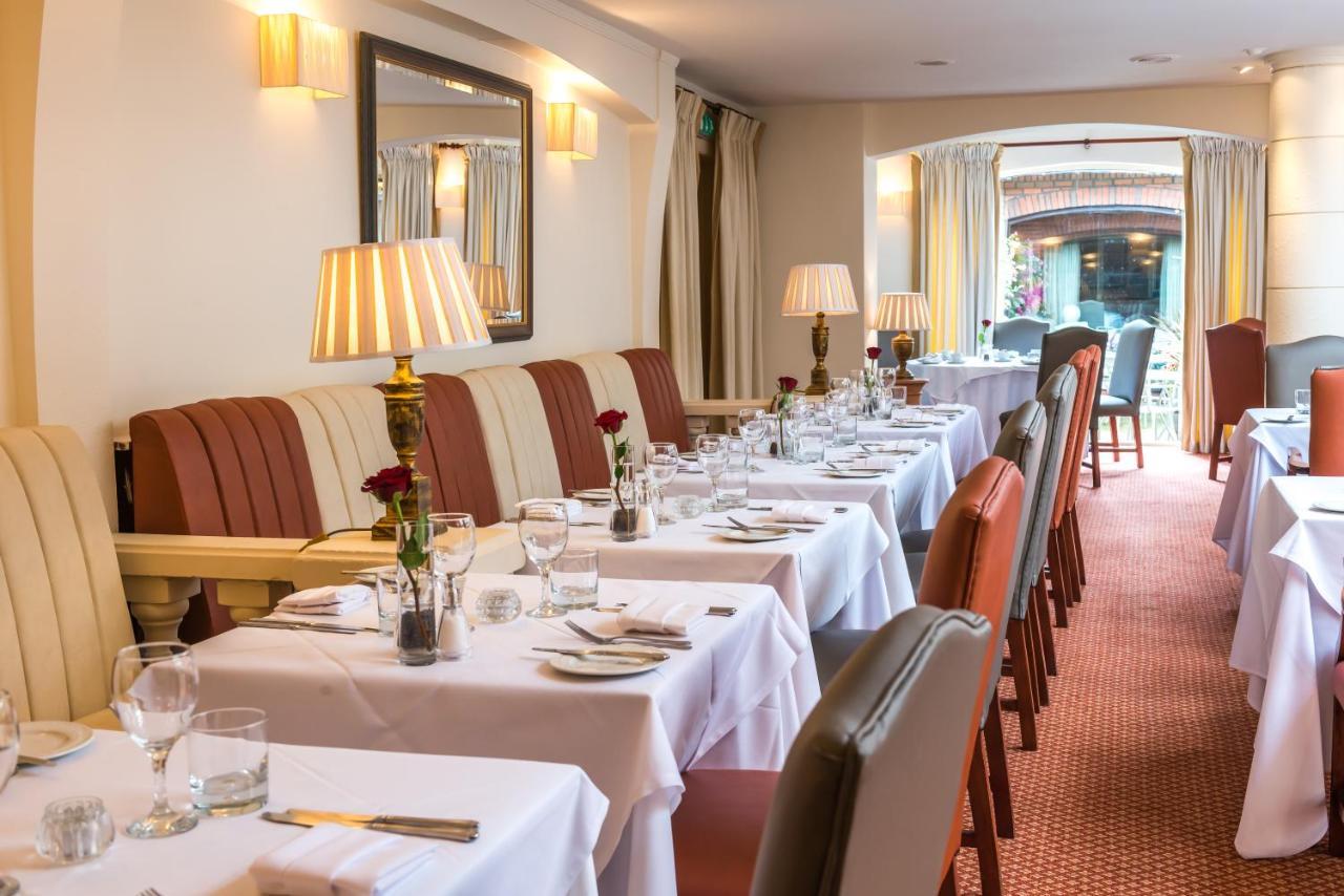 Parkway Hotel & Spa Cwmbran Esterno foto