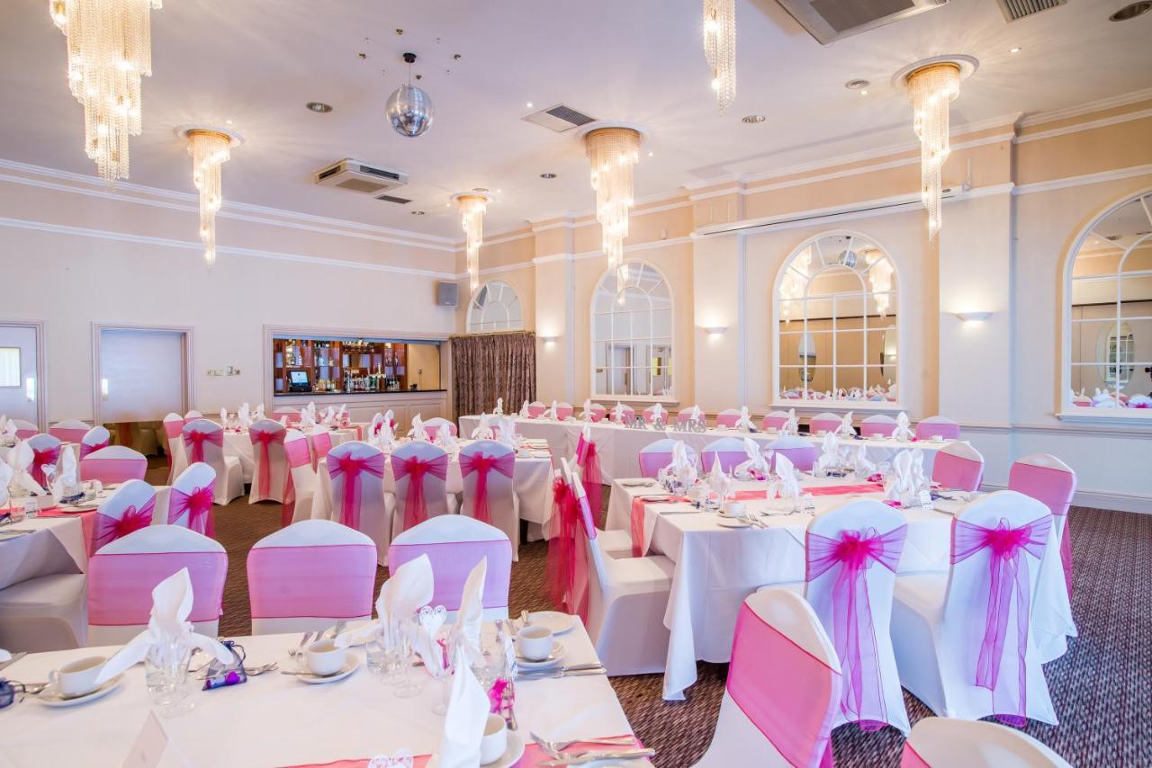 Parkway Hotel & Spa Cwmbran Esterno foto