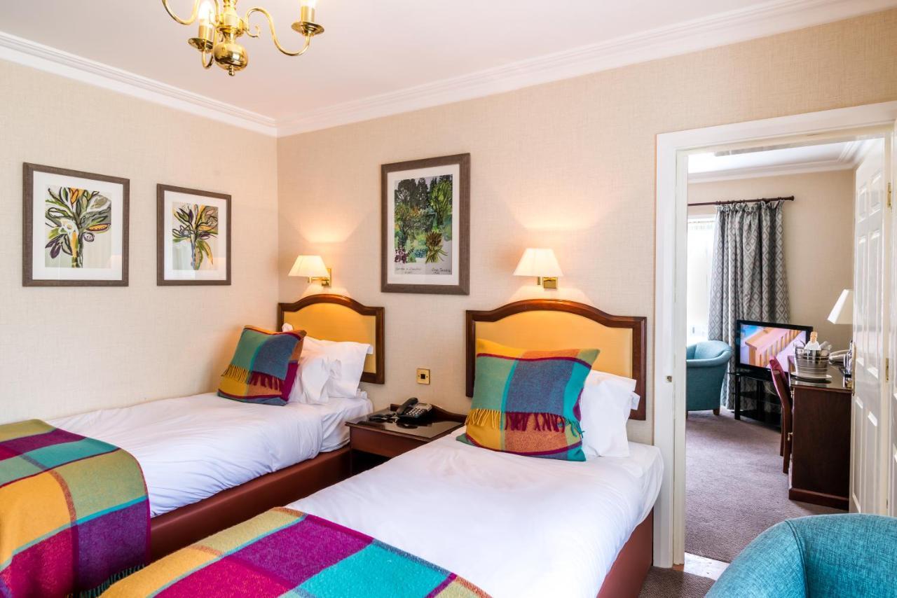 Parkway Hotel & Spa Cwmbran Esterno foto