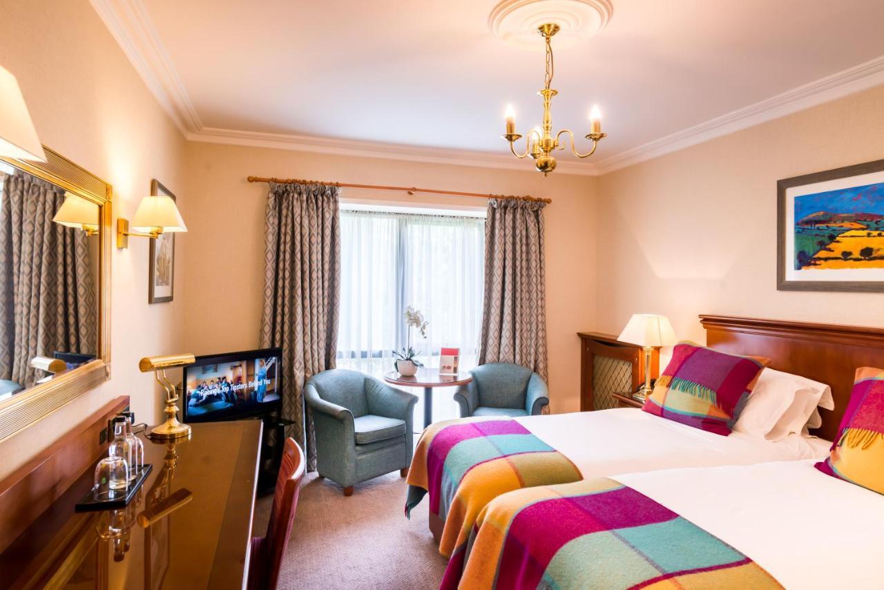 Parkway Hotel & Spa Cwmbran Esterno foto
